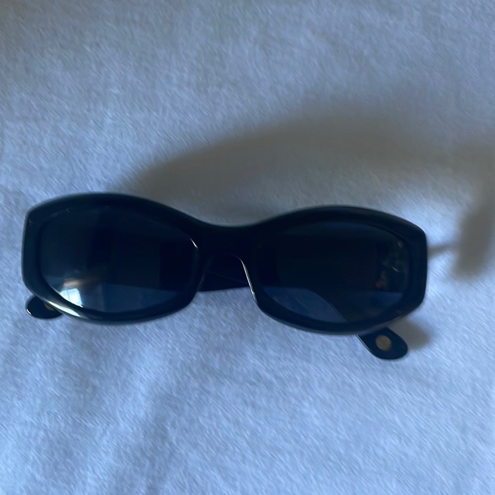 CHANEL BLACK SUNGLASSES